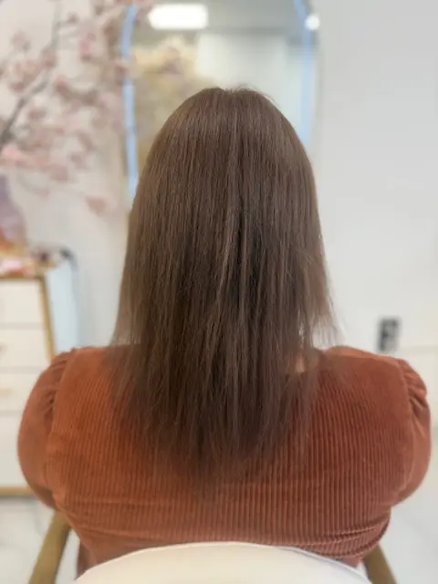 Before klant waarbij Extenza Hair extensions gaat installeren doormiddel van de invisible weft methode of de LA weave methode.