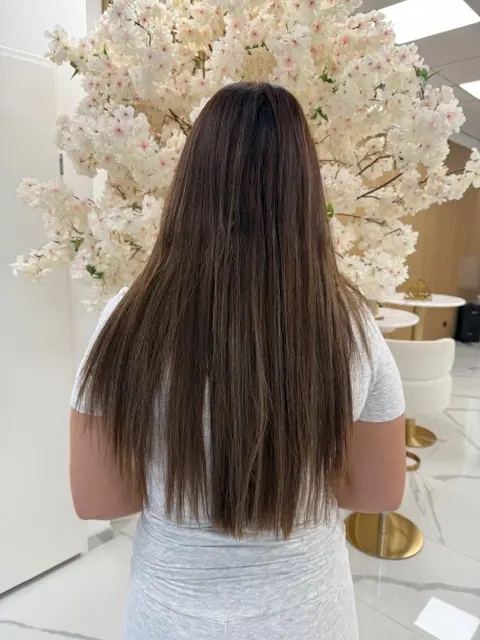 Before klant waarbij Extenza Hair extensions gaat installeren doormiddel van de invisible weft methode of de LA weave methode.